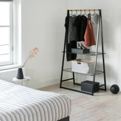 4 Perchas Linn, negro