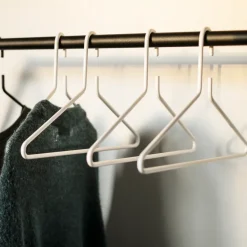 3 Perchas Triangel, blanco