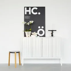 Aparador Collect bajo 2013, patas blancas