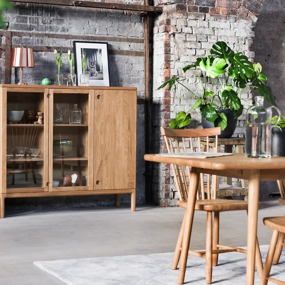 Armario Prio Hög, Roble aceite natural, puerta de vidrio