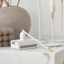 Atenuador de luz Three Stars, Blanco