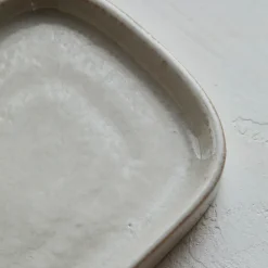 Bandeja Datura, Shellish grey