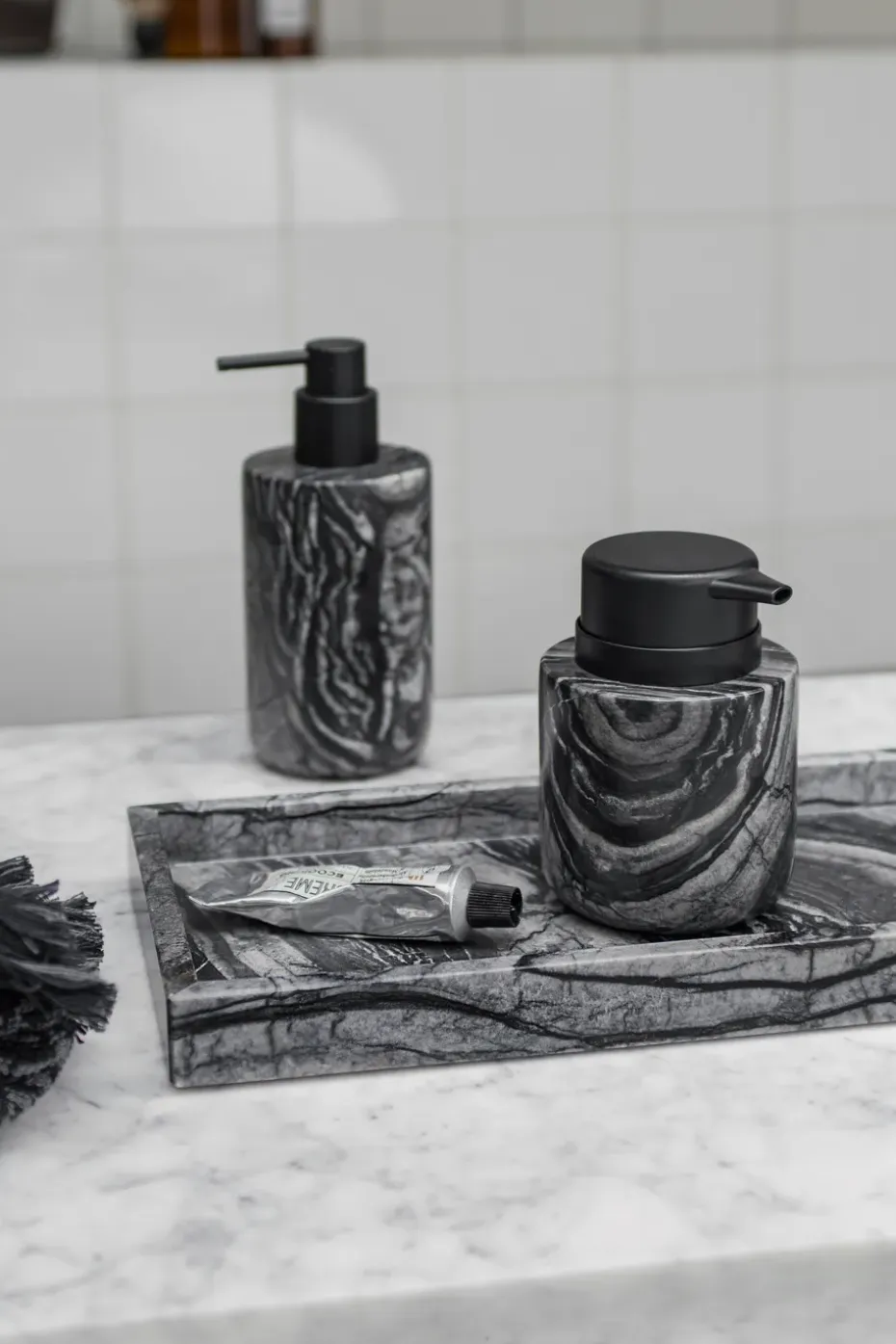 Bandeja decorativa Marble 16x31 cm, Negro-gris