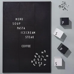 Caja con letras Design Letters, letras blancas