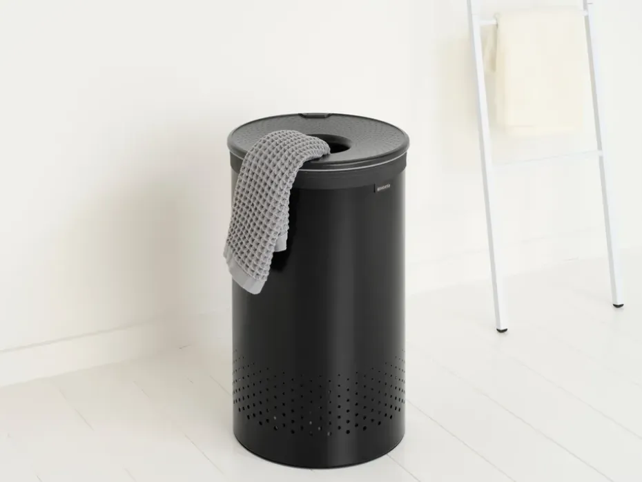 Cesto de lavandería Brabantia tapa de plástico 60 L, Negro mate