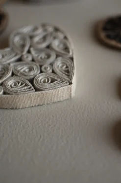 Corazón de papel 8 cm, Crema