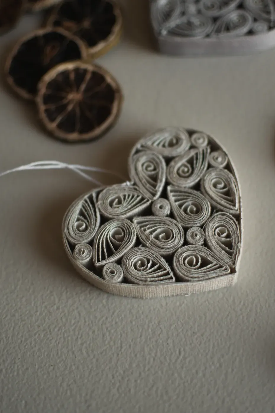 Corazón de papel 8 cm, Crema