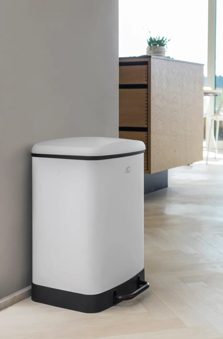 Cubo con pedal Wonda 24 litros, Off white