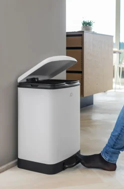 Cubo con pedal Wonda 24 litros, Off white