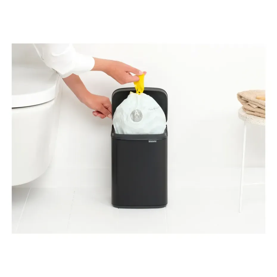 Cubo de basura Bo 4 L, Negro mate