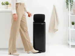 Cubo de basura con pedal Bo 30 L, Negro mate