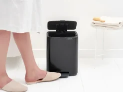 Cubo de basura con pedal Bo 7 L, Negro mate