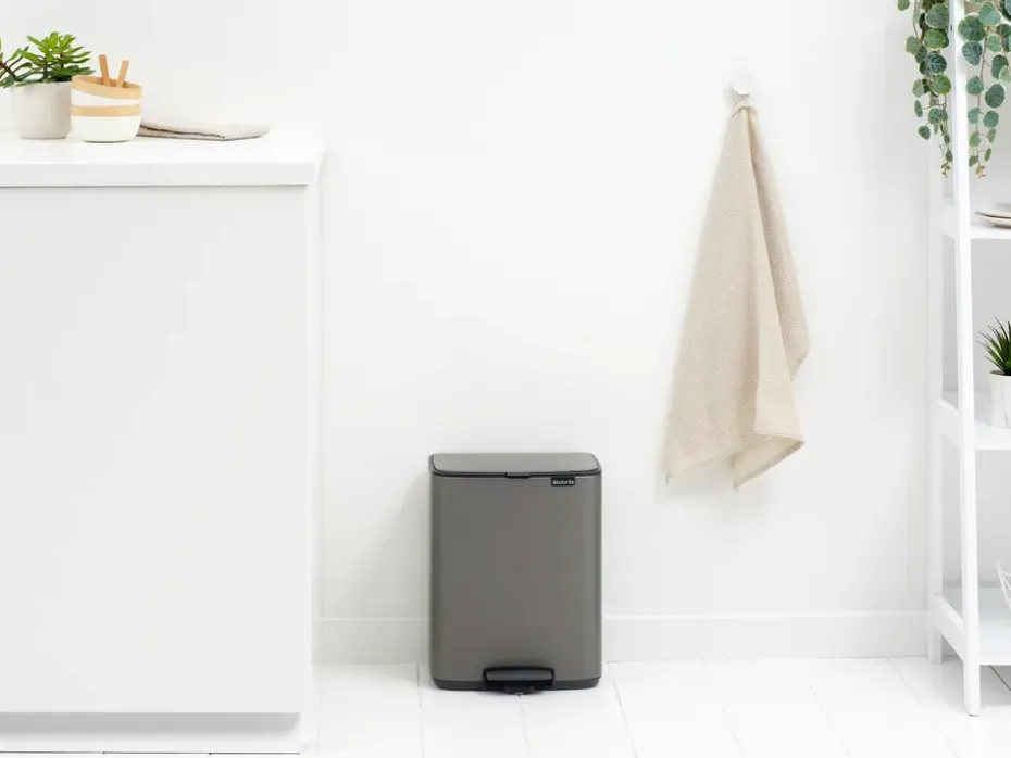 Cubo de basura con pedal Bo 12 L, Platino