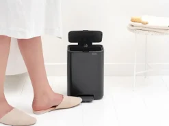 Cubo de basura con pedal Bo 4 L, Negro mate