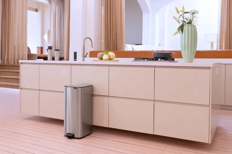 Cubo de basura con pedal Bo 30 L, Acero mate antihuellas