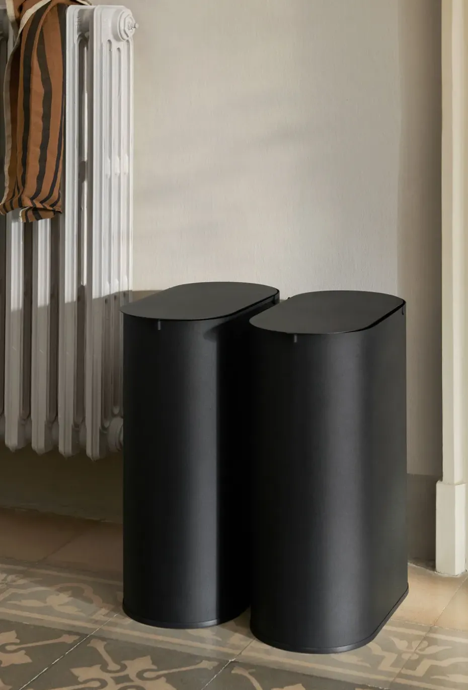 Cubo de basura Enkel medium, Black