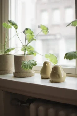 Decoración de Pascua Chubby chicken, pack de 2, Shiny yellow