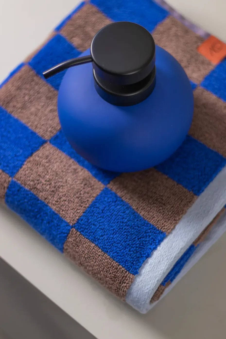 Dispensador de jabón Lotus, Cobalt