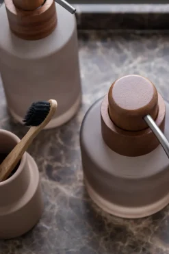 Dispensador de jabón Modest bajo, Walnut