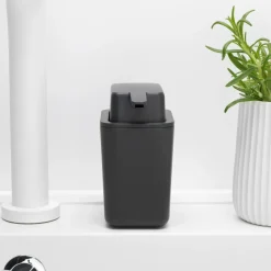 Dispensador de jabón para cocina Brabantia 11,5 cm, gris oscuro