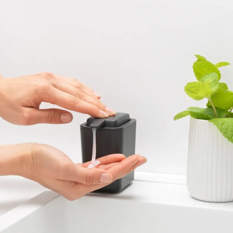 Dispensador de jabón para cocina Brabantia 11,5 cm, gris oscuro