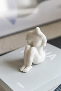 Escultura Art piece mujer sentada 14 cm, Off-white
