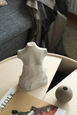 Escultura Eve II, Limestone