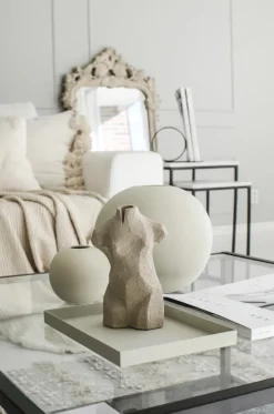 Escultura Leah, Limestone