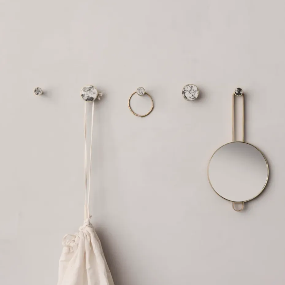 Espejo de mano Poise, latón