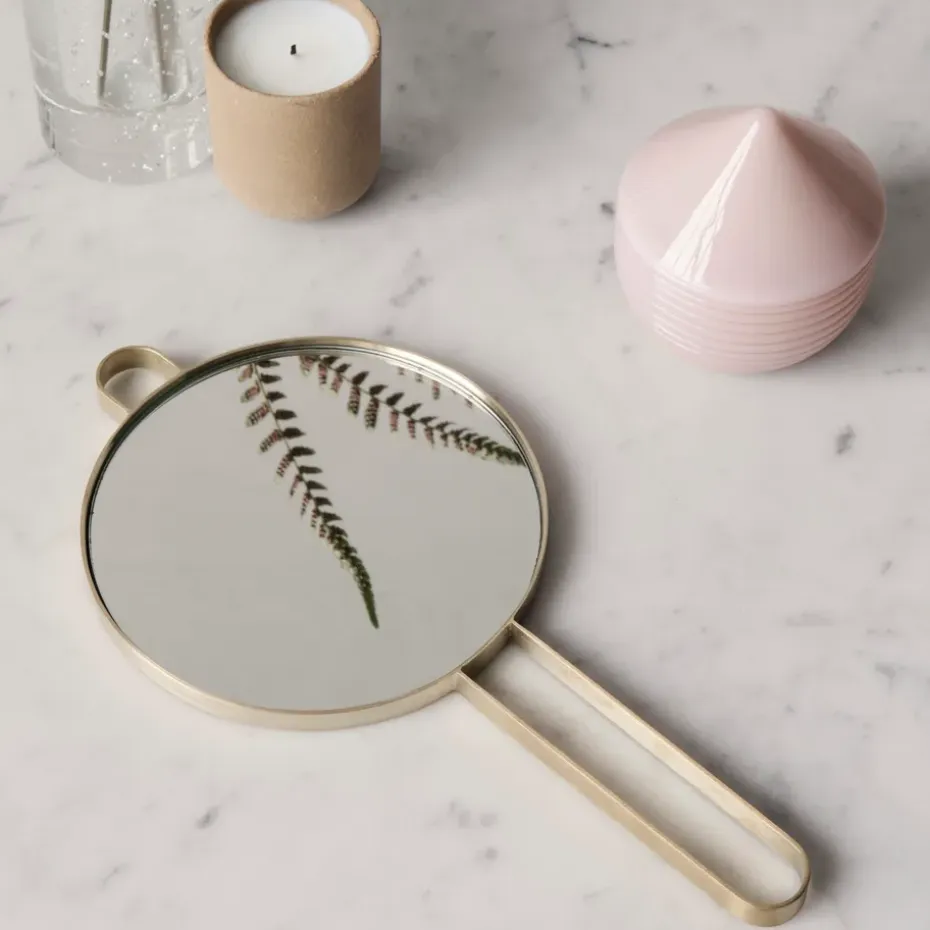 Espejo de mano Poise, latón