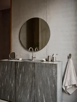 Espejo de mesa Ume con 5x aumento 19x19,5 cm, Acero