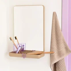 Espejo de pared con estante Design Letters, Beige