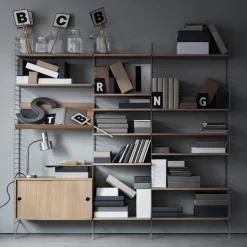 Estante para revistero String madera, Fresno teñido de negro, 58x30 cm