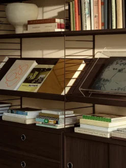 Estante para revistero String madera, Roble oscuro, 78×30 cm