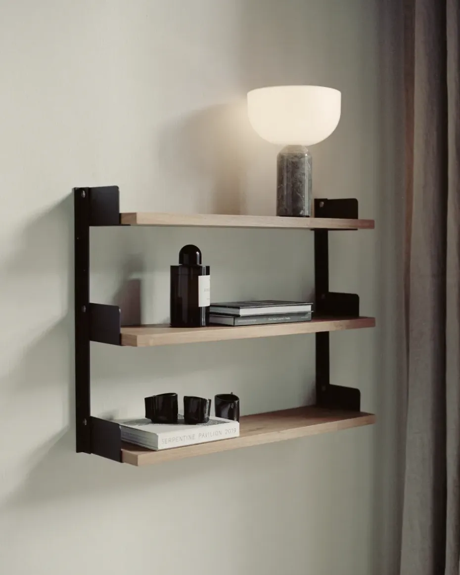 Estantería de pared New Works Tea Shelf 46x62,5 cm, Nogal