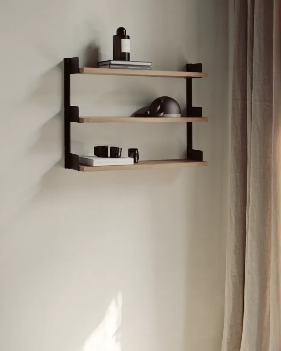 Estantería de pared New Works Tea Shelf 46x62,5 cm, Nogal