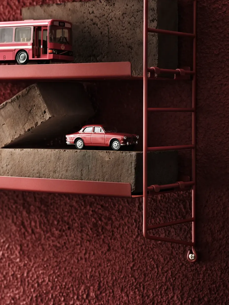 Estantería String Pocket metal, Oxtorg rojo