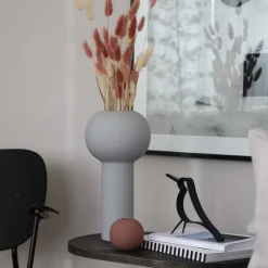 Figura Woody Bird pequeña, roble teñido de negro