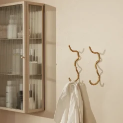 Gancho Curvature sencillo, latón