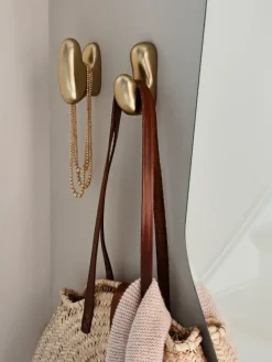 Gancho Roberta 10x7 cm, Brass finish