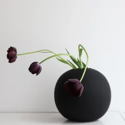 Jarrón Ball negro, 20 cm