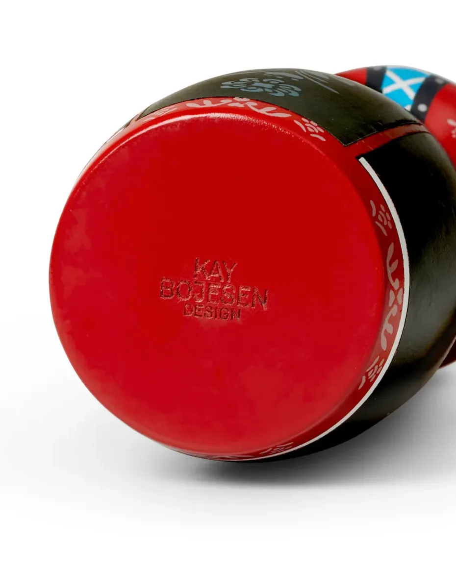 Kay Bojesen mujer en traje folclórico noruego, negro-rojo-blanco