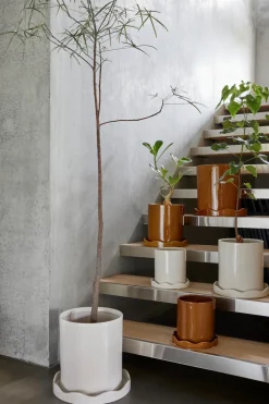 Maceta con base Nami large Ø27 cm, Amber