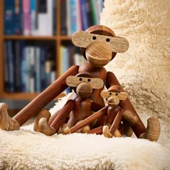 Mono de madera grande, Teca-madera de limba