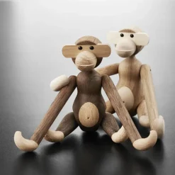 Mono de madera pequeño, roble sin tratar y arce