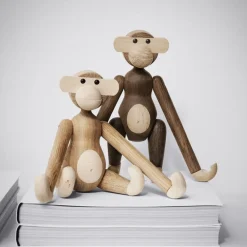 Mono de madera pequeño, roble sin tratar y arce