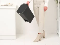 Papelera con pedal StepUp de 16 L, Gris oscuro