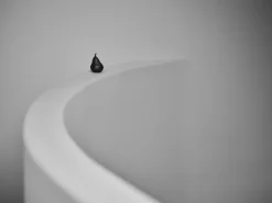 Pera decorativa Sentimant, Latón