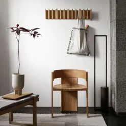 Perchero Column, Oak black lacquered