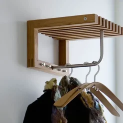 Perchero de pared Cutter mini , Teca